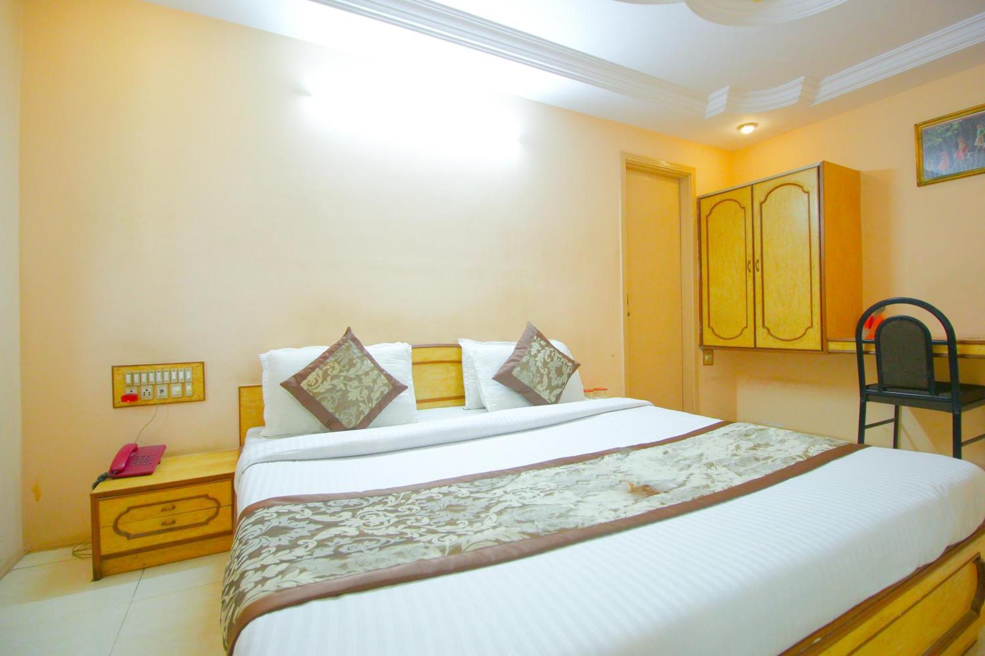 Hotel Upasana Rajkot Ngoại thất bức ảnh