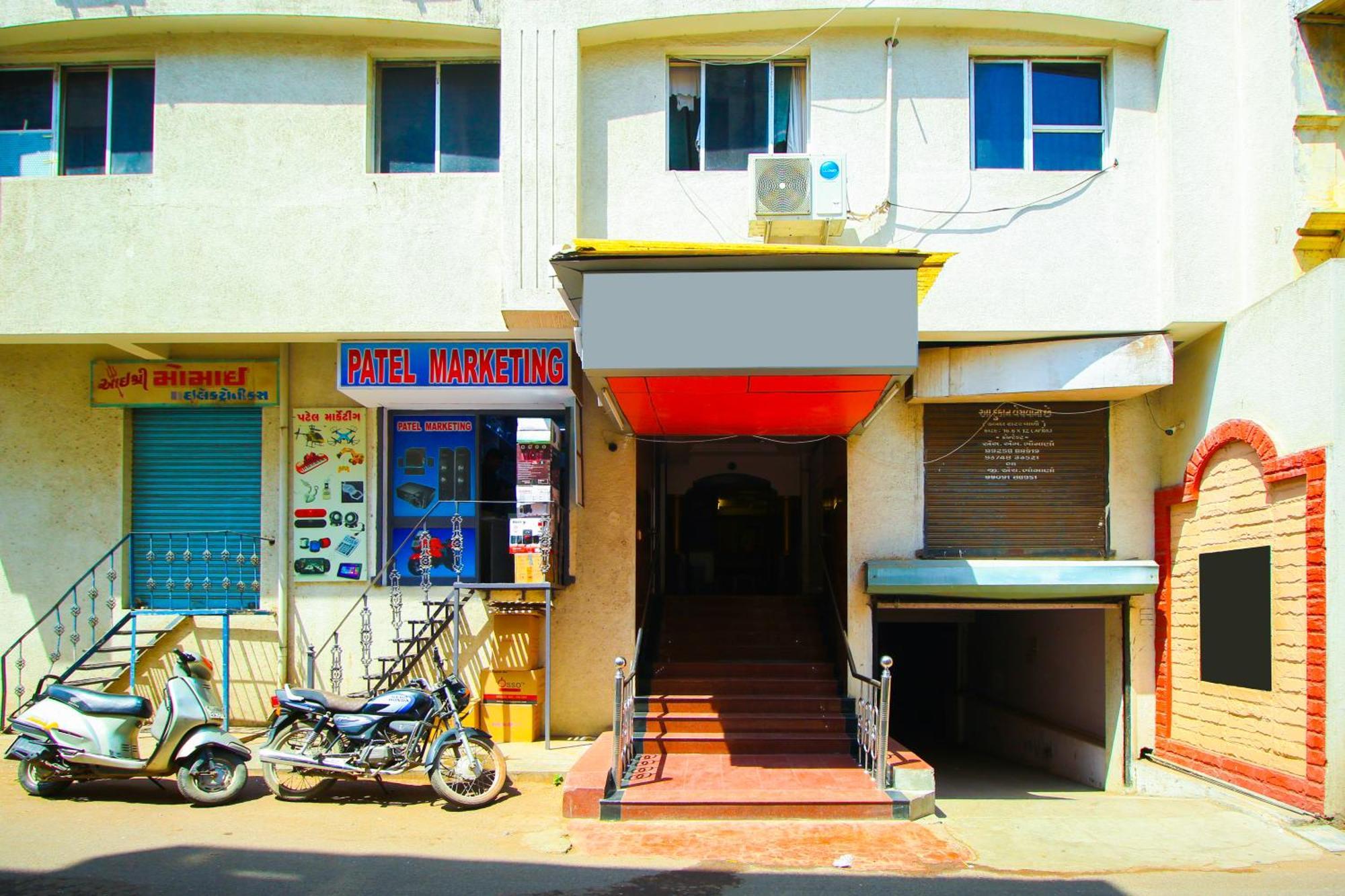 Hotel Upasana Rajkot Ngoại thất bức ảnh