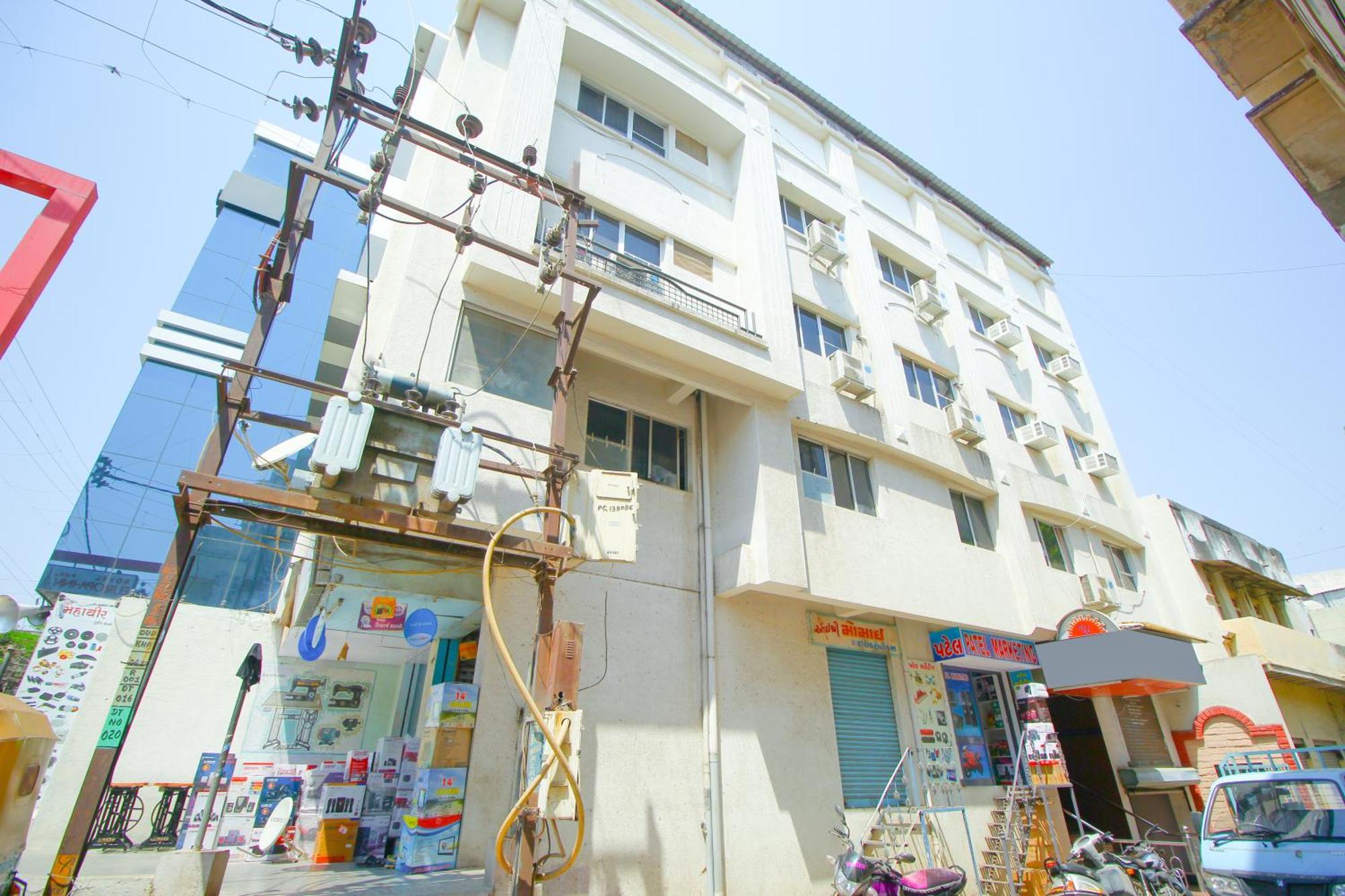 Hotel Upasana Rajkot Ngoại thất bức ảnh