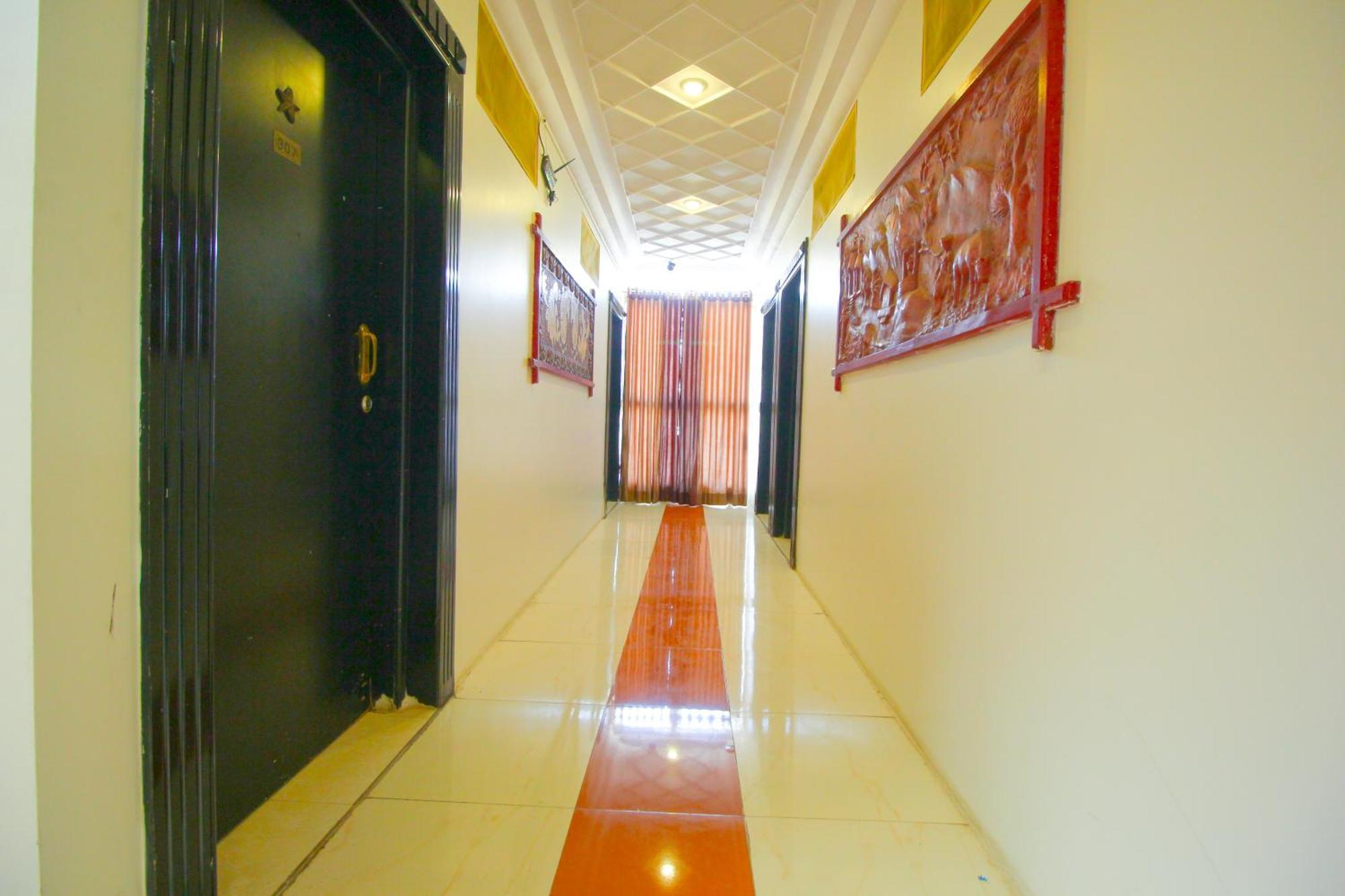 Hotel Upasana Rajkot Ngoại thất bức ảnh