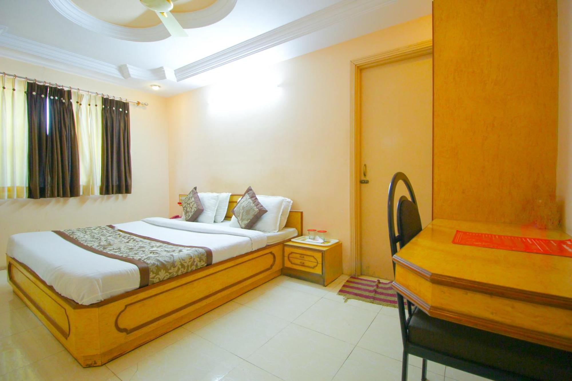 Hotel Upasana Rajkot Ngoại thất bức ảnh