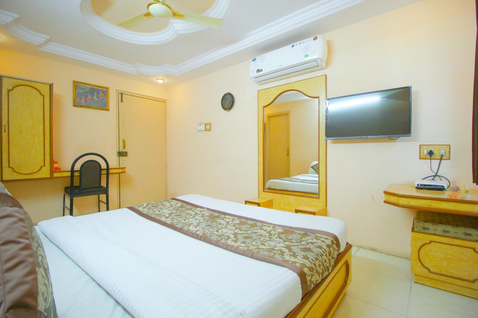 Hotel Upasana Rajkot Ngoại thất bức ảnh