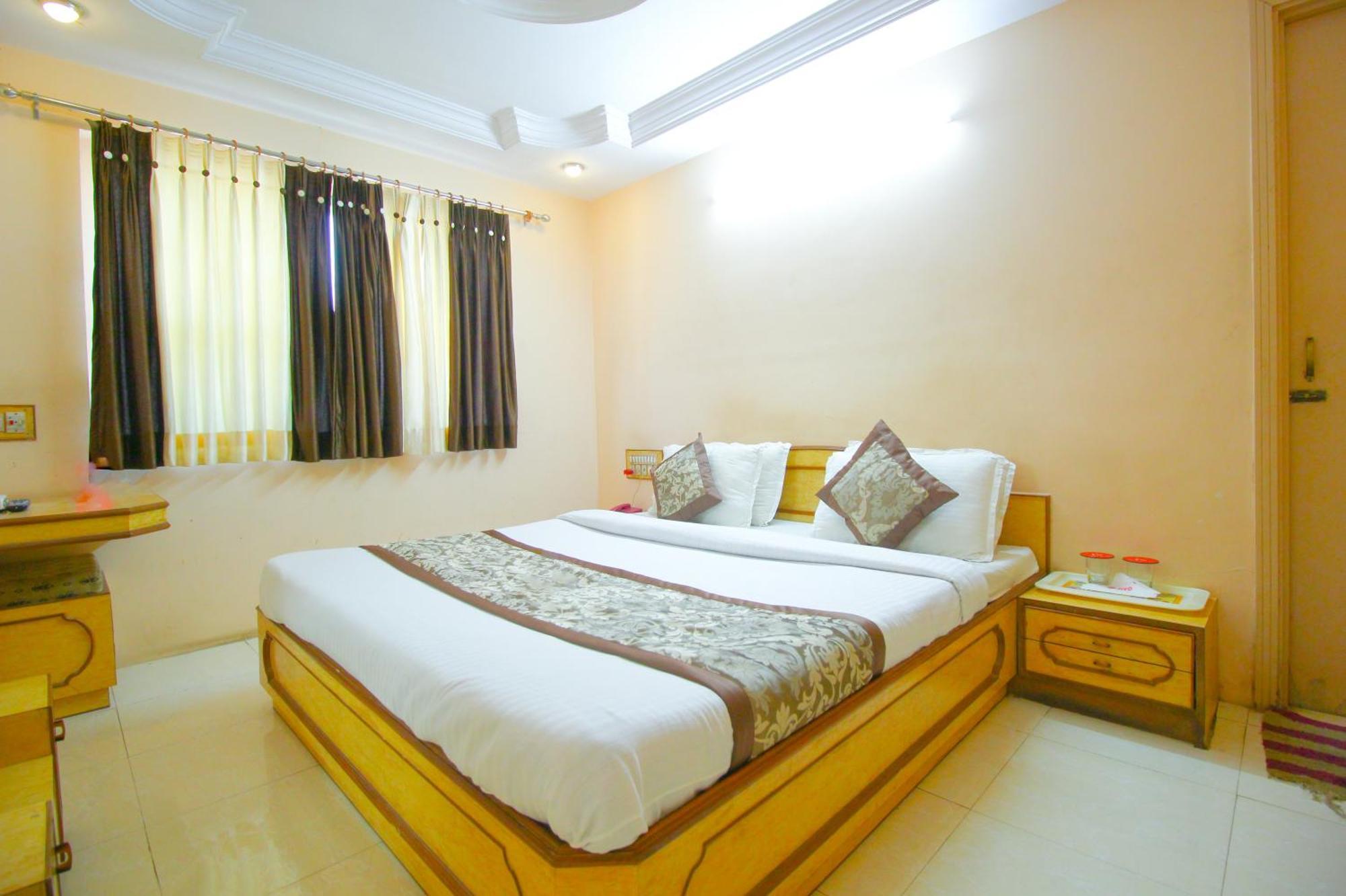 Hotel Upasana Rajkot Ngoại thất bức ảnh