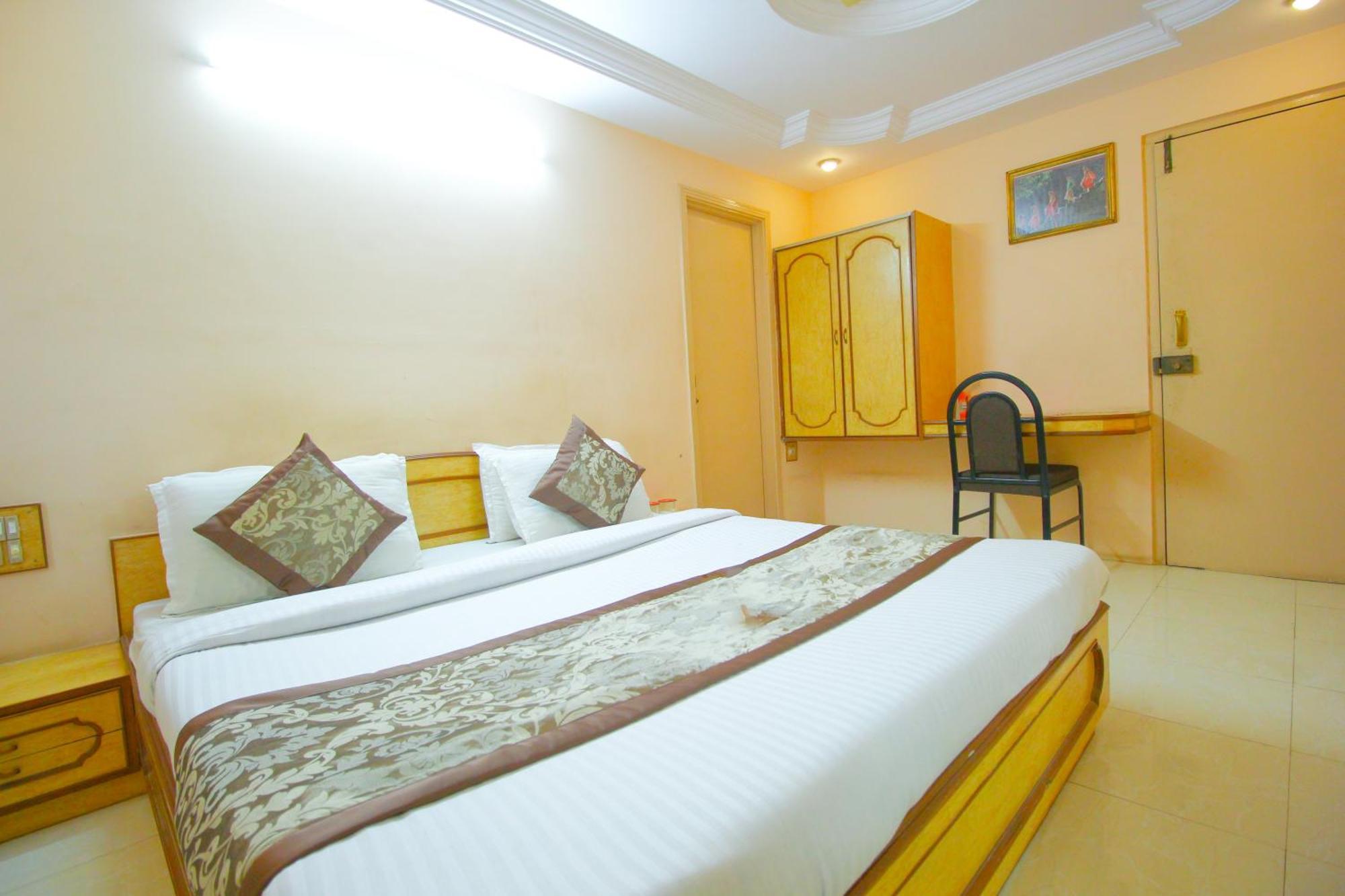 Hotel Upasana Rajkot Ngoại thất bức ảnh