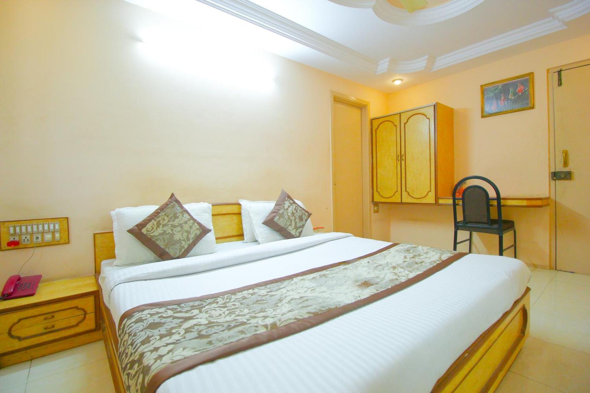 Hotel Upasana Rajkot Ngoại thất bức ảnh