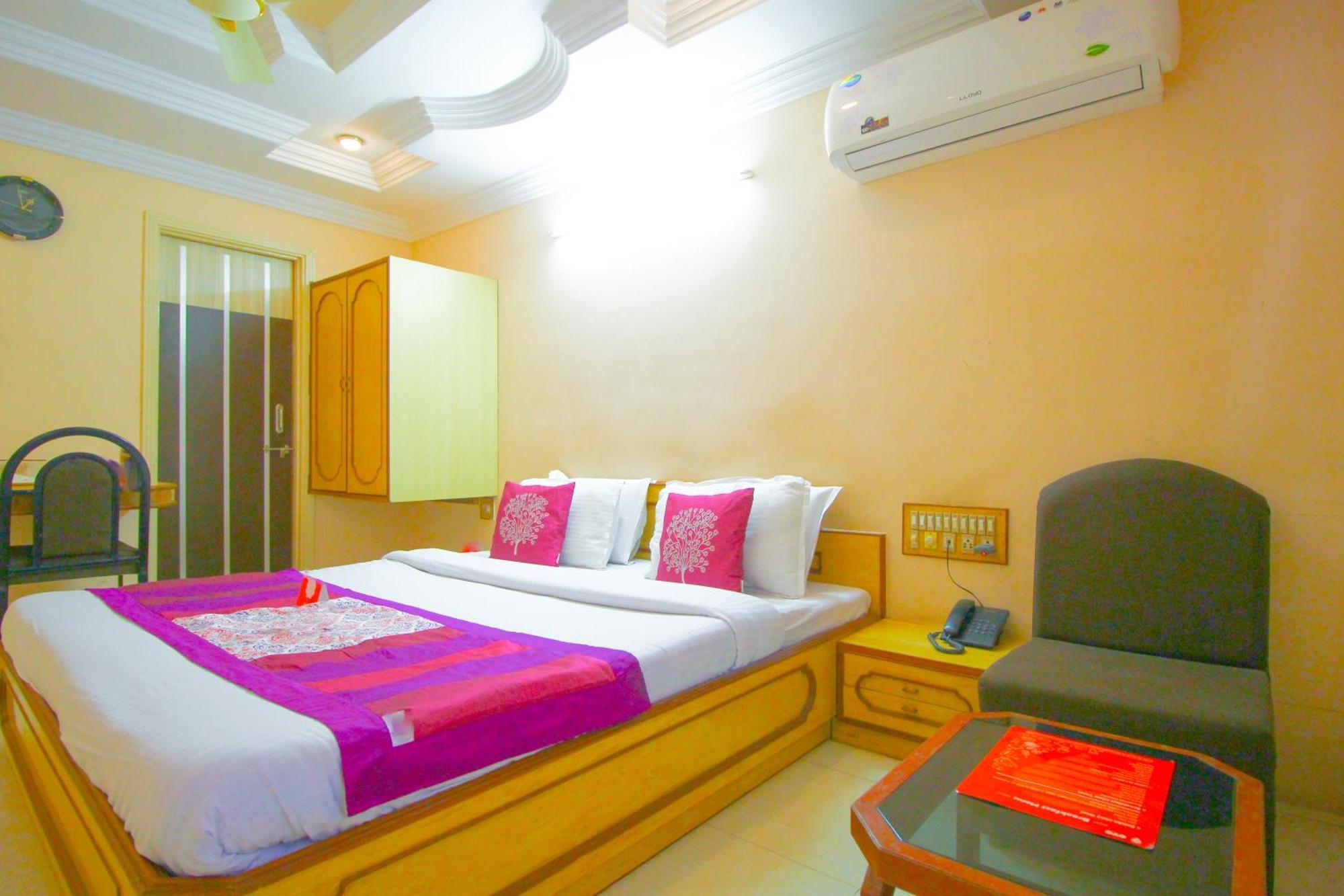 Hotel Upasana Rajkot Ngoại thất bức ảnh