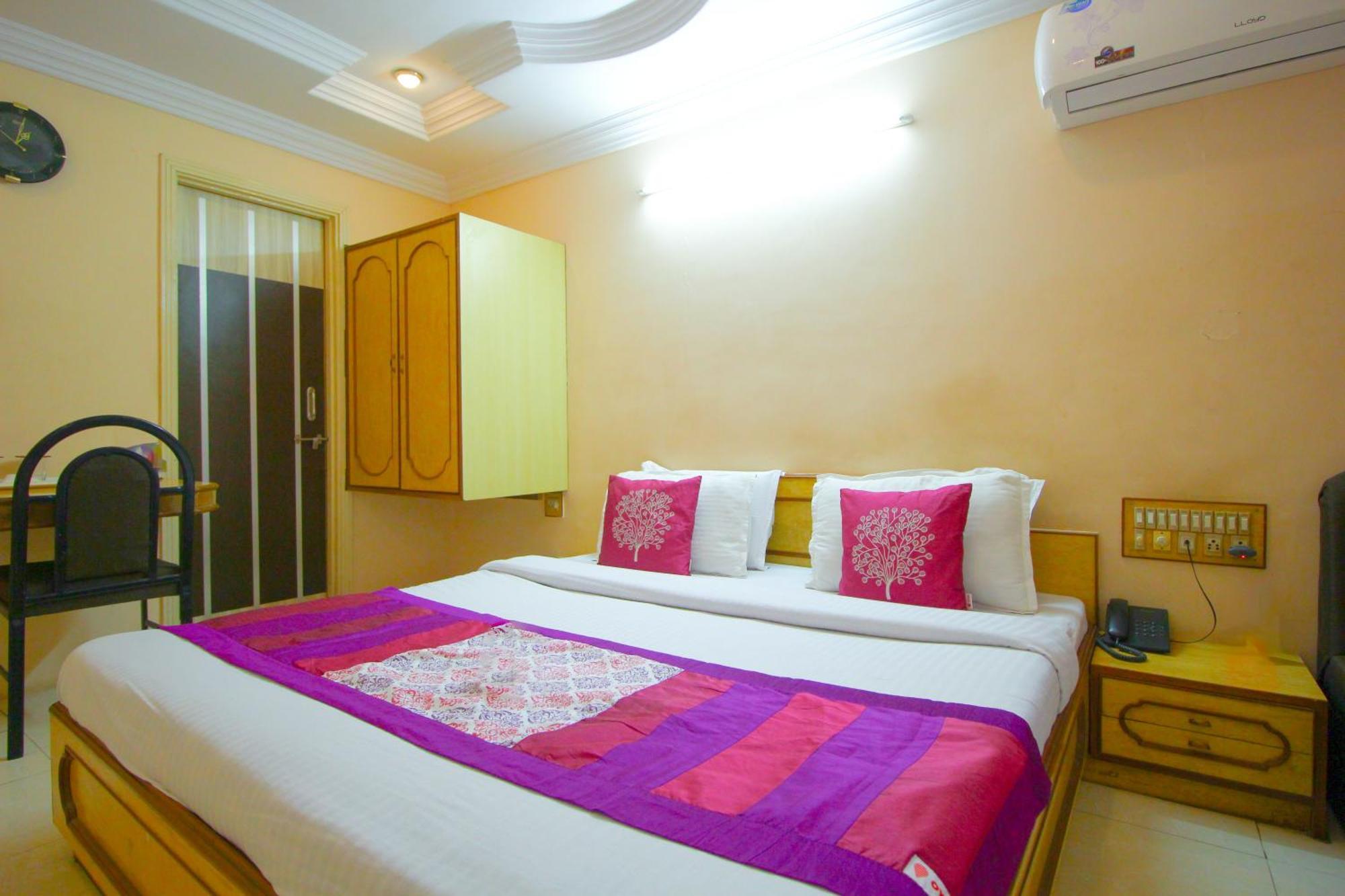 Hotel Upasana Rajkot Ngoại thất bức ảnh