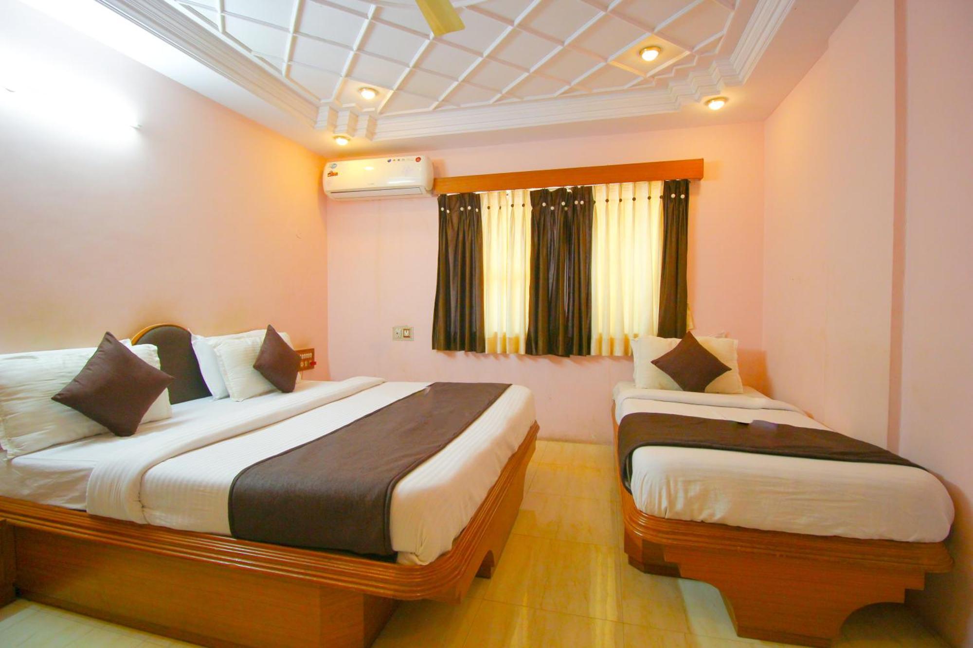 Hotel Upasana Rajkot Ngoại thất bức ảnh