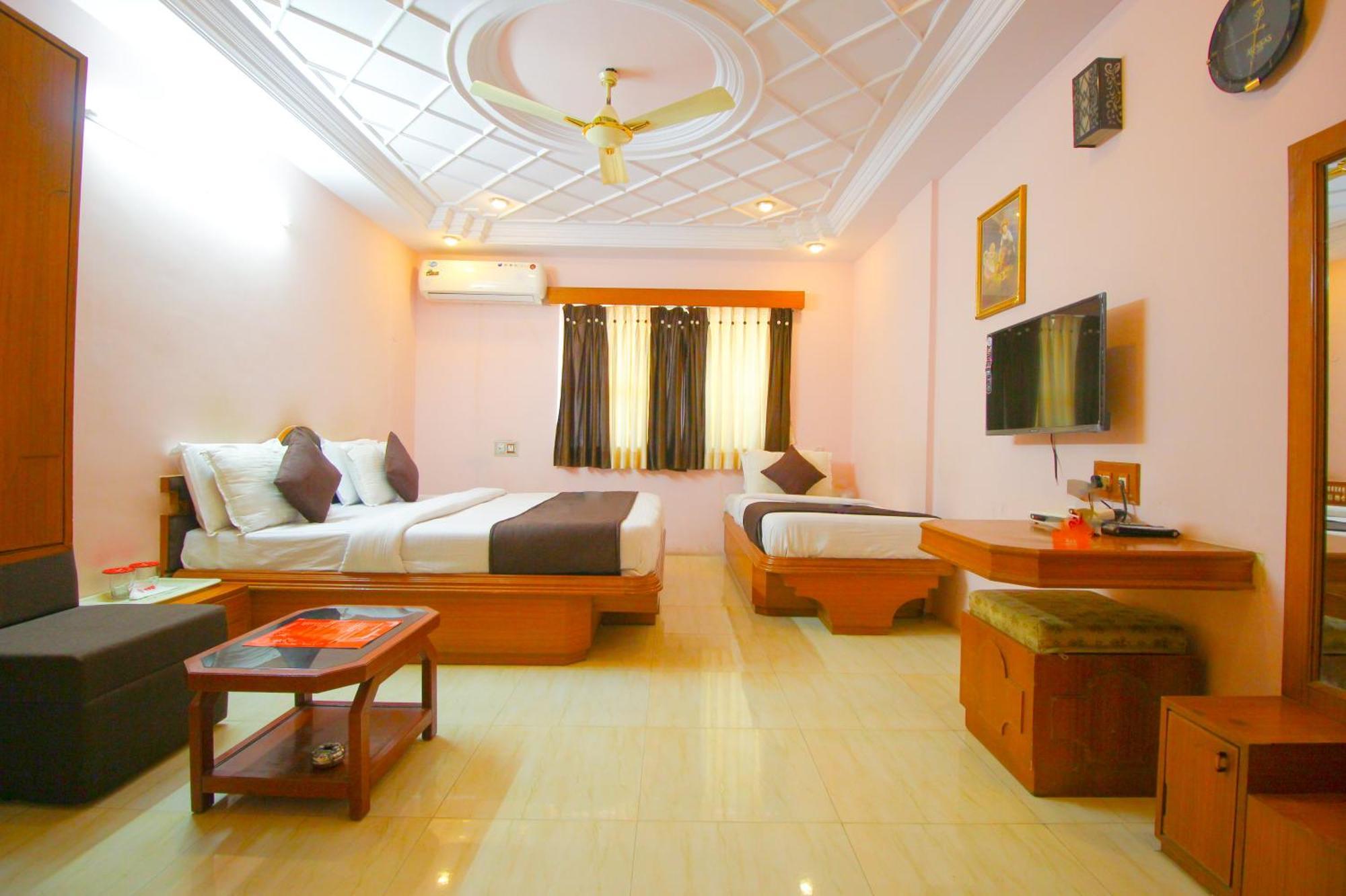Hotel Upasana Rajkot Ngoại thất bức ảnh