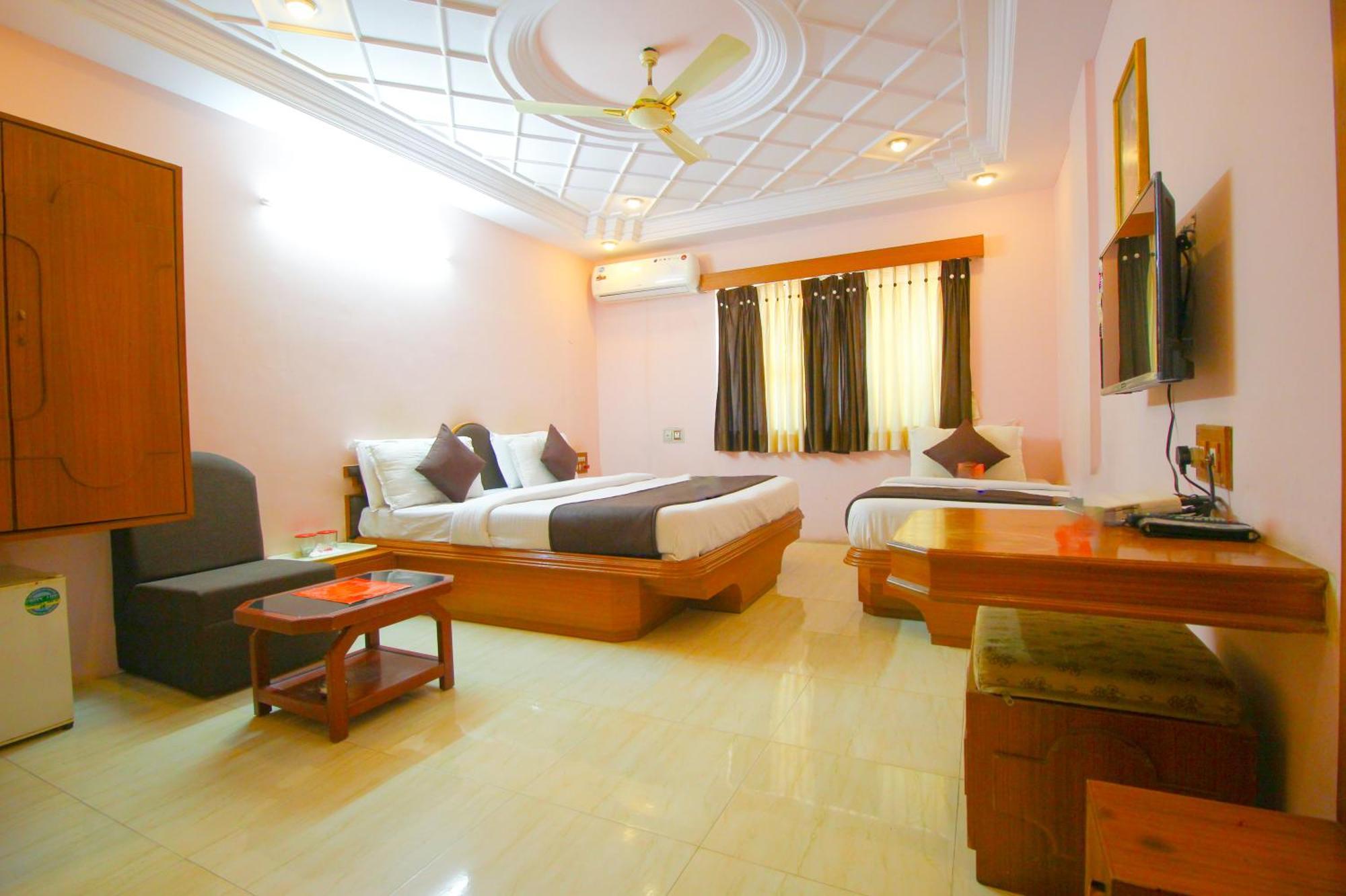 Hotel Upasana Rajkot Ngoại thất bức ảnh